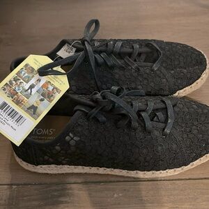 Toms Lena Black Mosaic Mesh Espadrille Lace Up Flat Shoes NWT